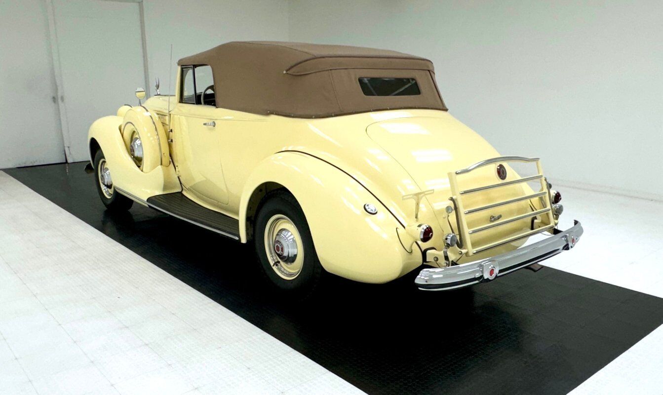 Packard-Twelve-1607-Series-Cabriolet-1938-4