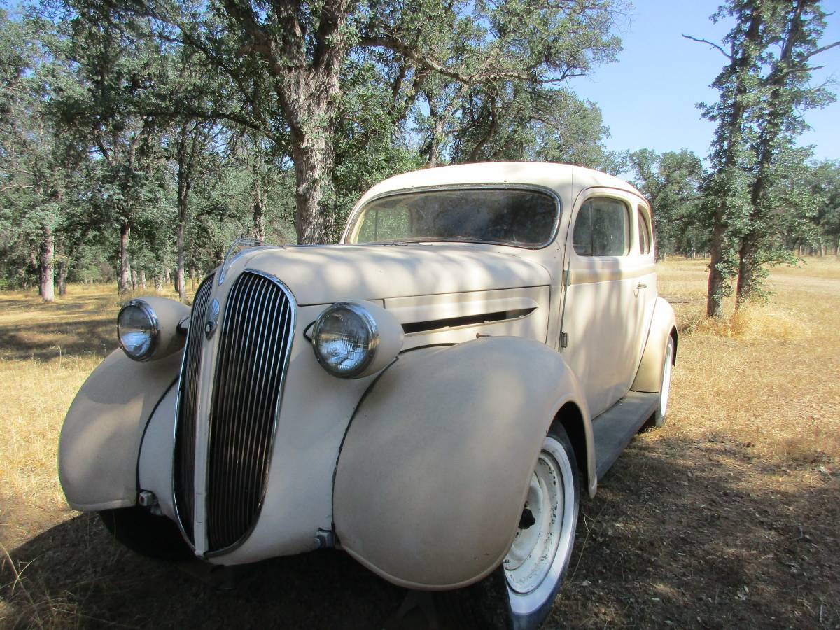 Plymouth-1937-custom-43452-5