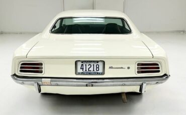 Plymouth-Barracuda-1970-White-Black-56552-3