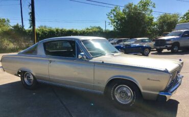 Plymouth-Barracuda-Coupe-1966-5