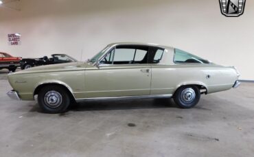 Plymouth-Barracuda-Coupe-1966-Green-Black-28548-2