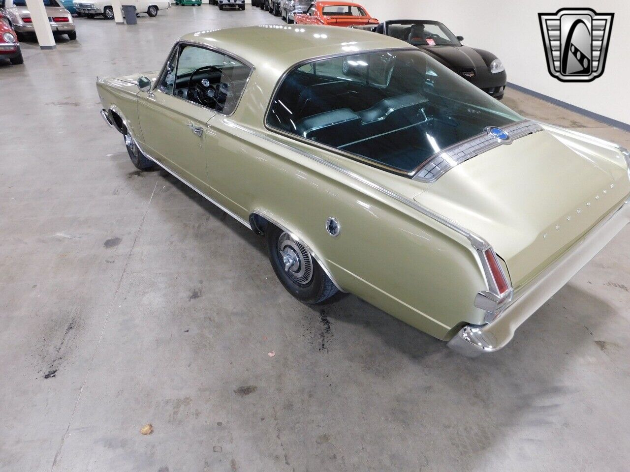 Plymouth-Barracuda-Coupe-1966-Green-Black-28548-6