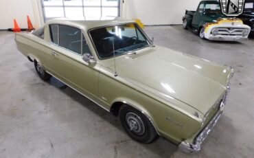 Plymouth-Barracuda-Coupe-1966-Green-Black-28548-7