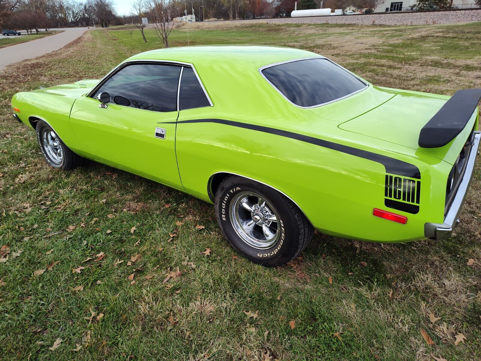 Plymouth-Barracuda-Coupe-1973-Green-Black-5498-3