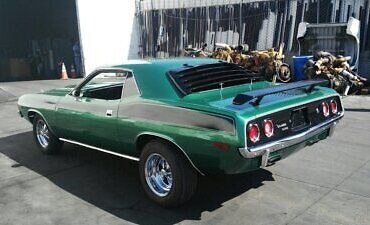 Plymouth-Barracuda-Coupe-1974-Green-Black-115873-3