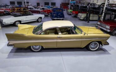 Plymouth-Belvedere-1957-Gold-Gold-6563-7