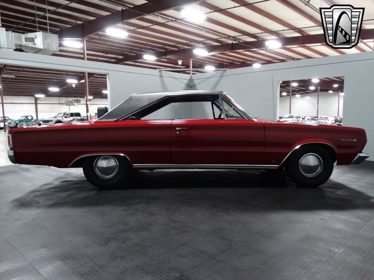 Plymouth-Belvedere-1967-Red-Black-57904-8