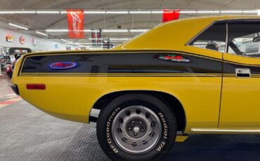 Plymouth-Cuda-1973-23