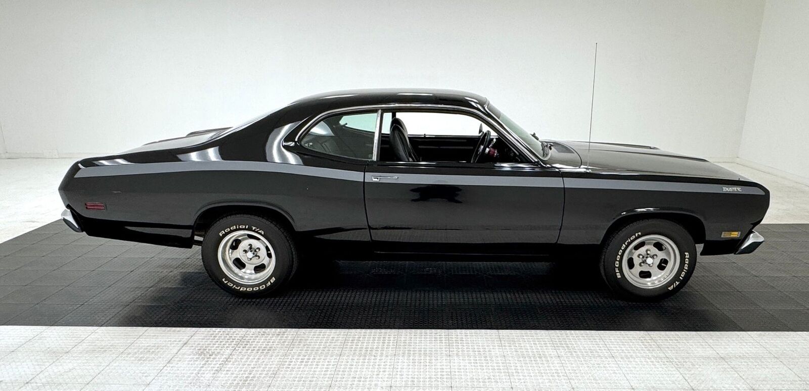 Plymouth-Duster-1972-Black-Black-21068-5