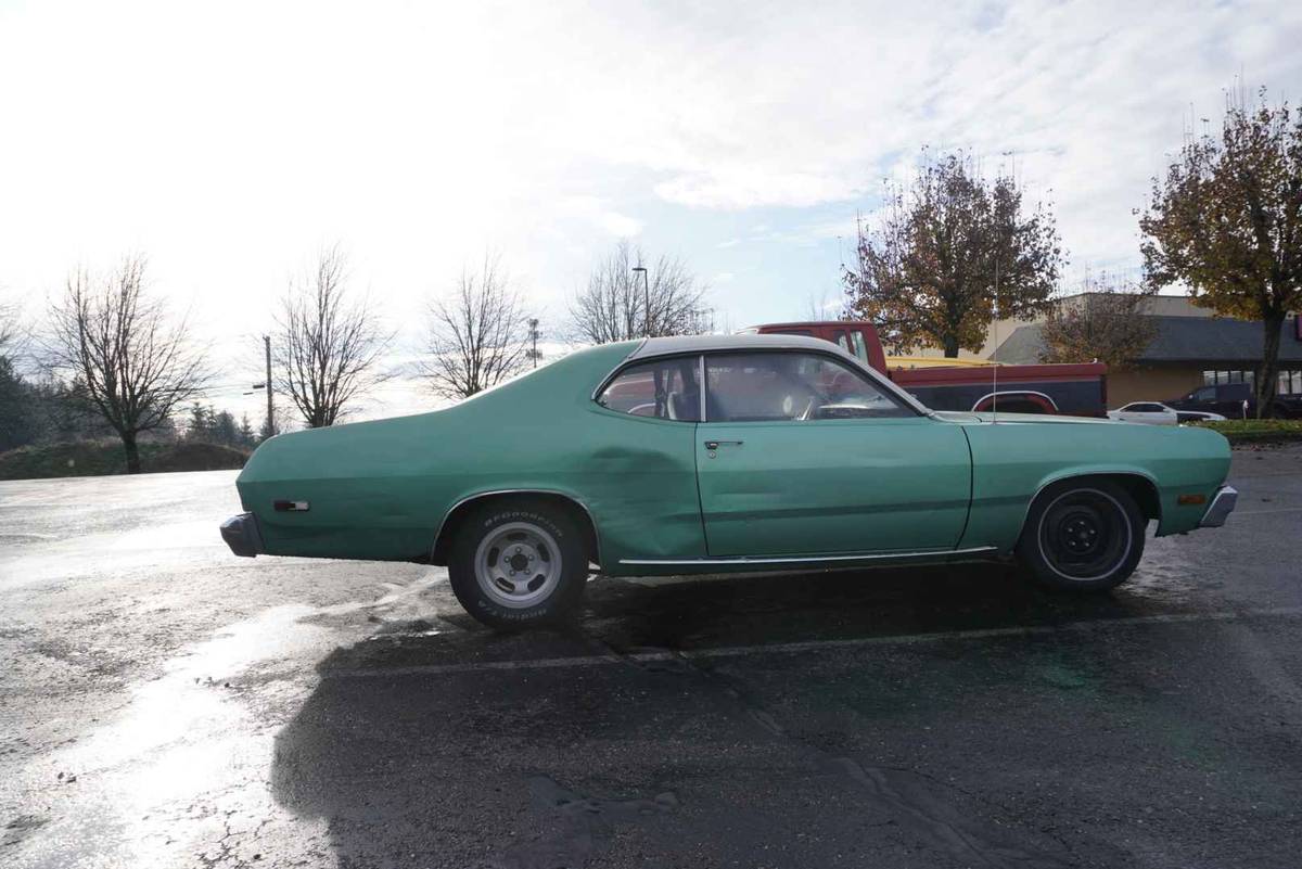 Plymouth-Duster-1974-green-131966-4