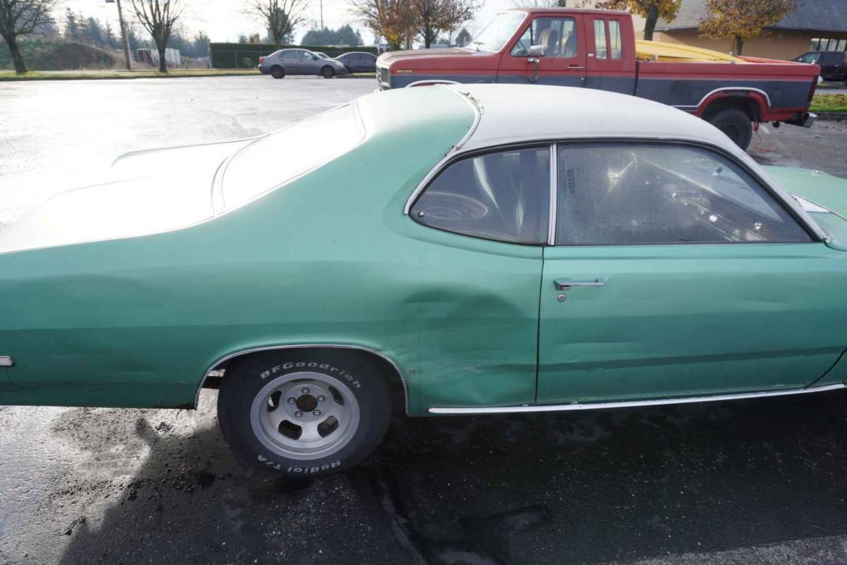 Plymouth-Duster-1974-green-131966-5