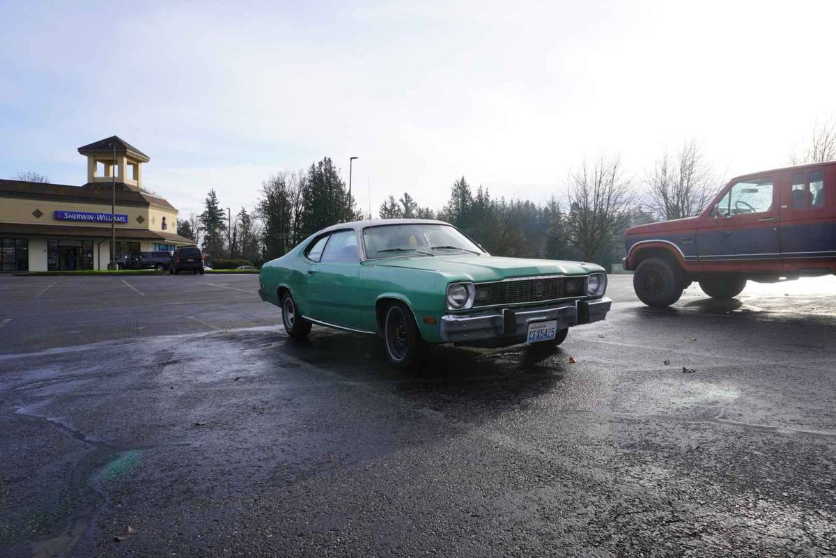 Plymouth-Duster-1974-green-131966-7