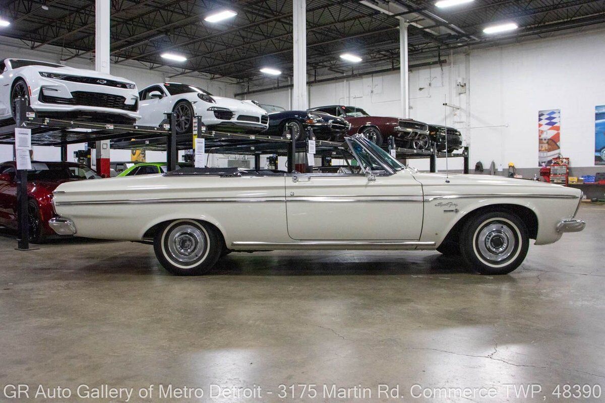 Plymouth-Fury-1963-Light-Beige-Black-94448-7