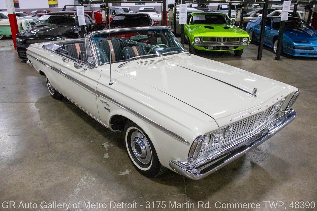 Plymouth-Fury-1963-Light-Beige-Black-94448-8