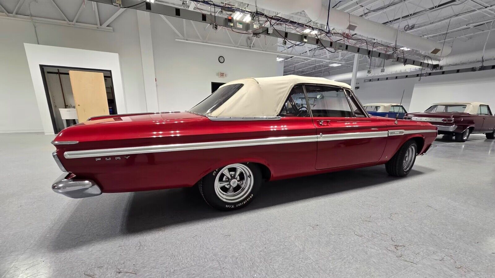 Plymouth-Fury-Cabriolet-1964-Red-Red-152888-1