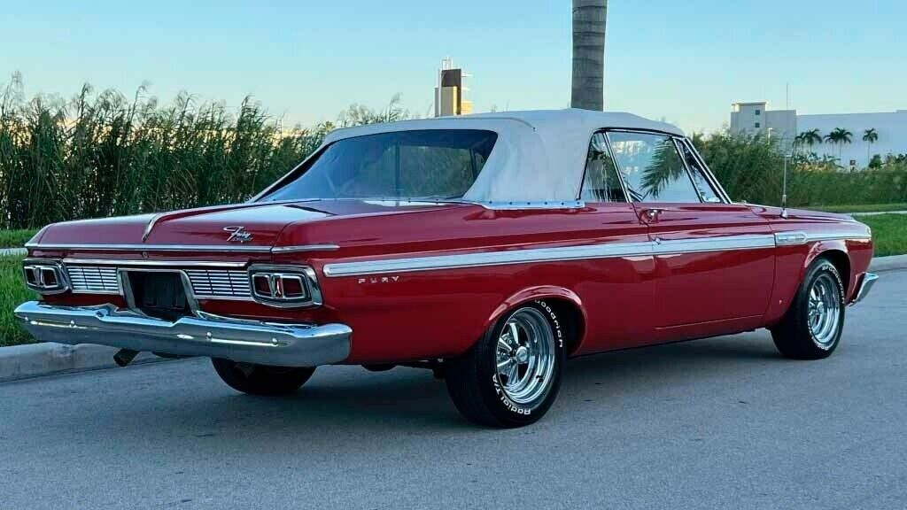 Plymouth-Fury-Cabriolet-1964-Red-Red-152888-19