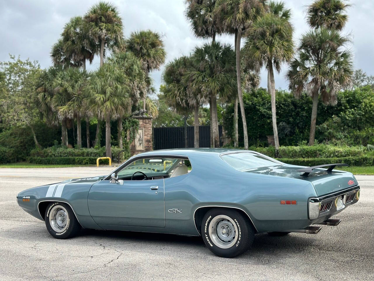 Plymouth-GTX-1971-2