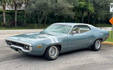 Plymouth GTX  year1}