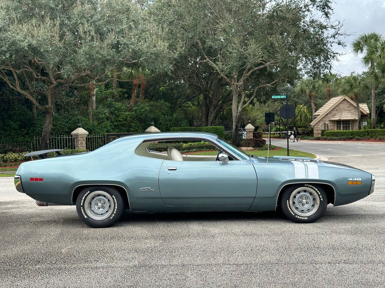 Plymouth-GTX-1971-5