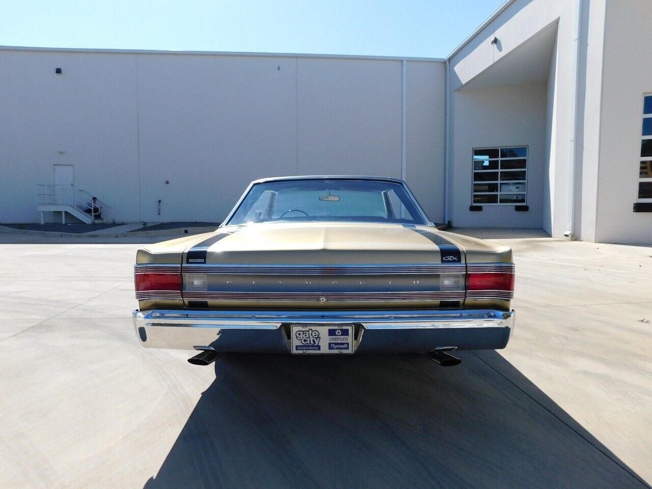 Plymouth-GTX-Coupe-1967-Brown-Black-107173-9