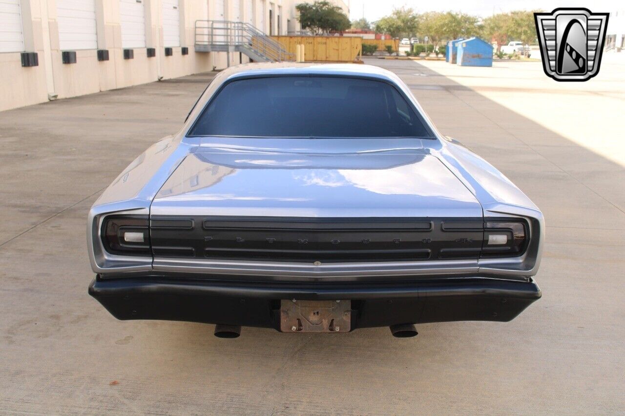 Plymouth-GTX-Coupe-1968-3