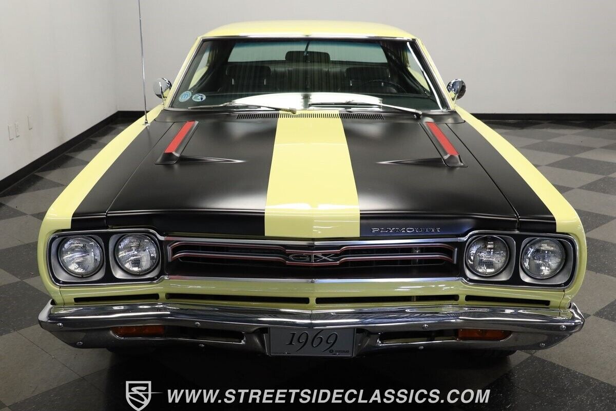 Plymouth-GTX-Coupe-1969-15