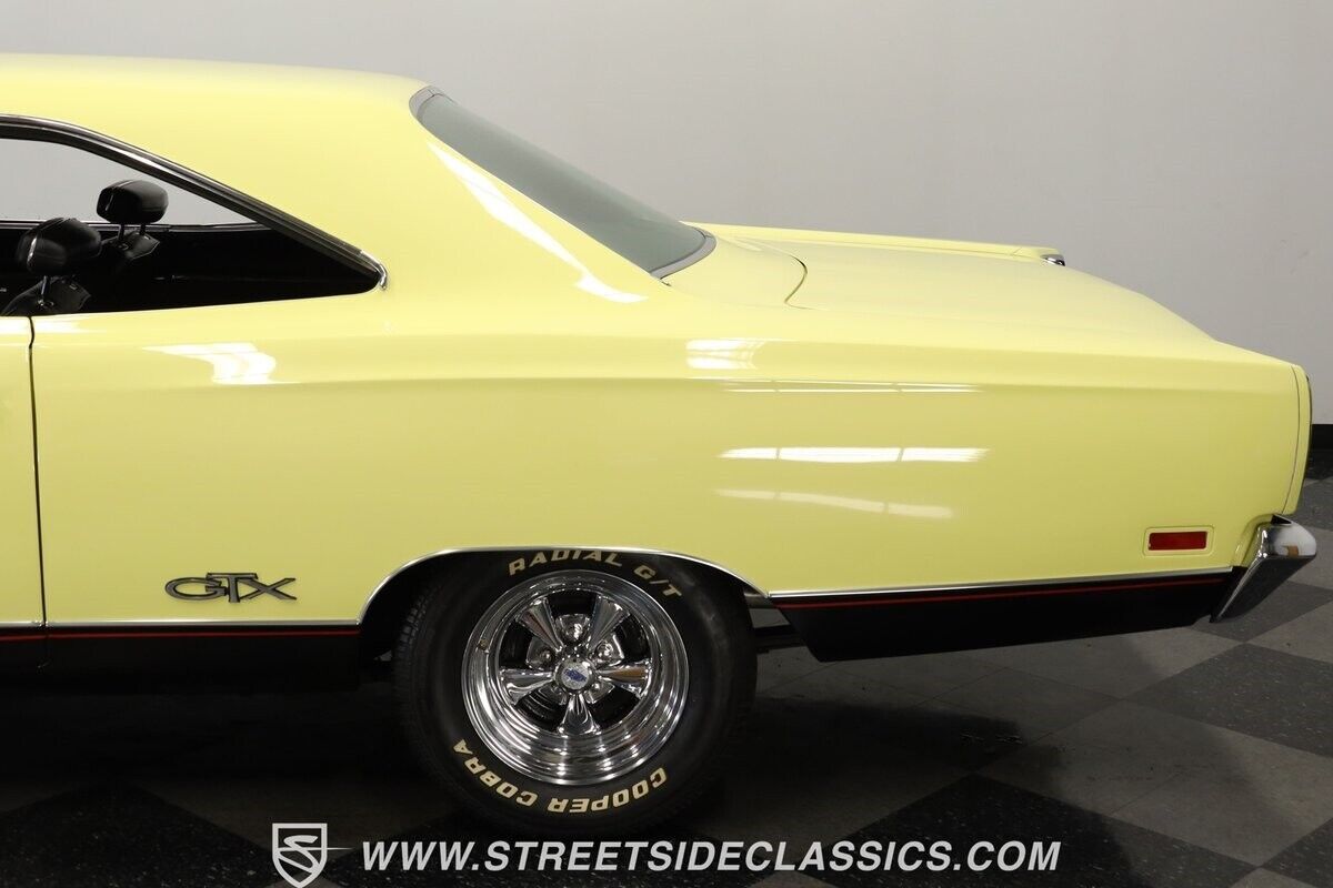 Plymouth-GTX-Coupe-1969-23