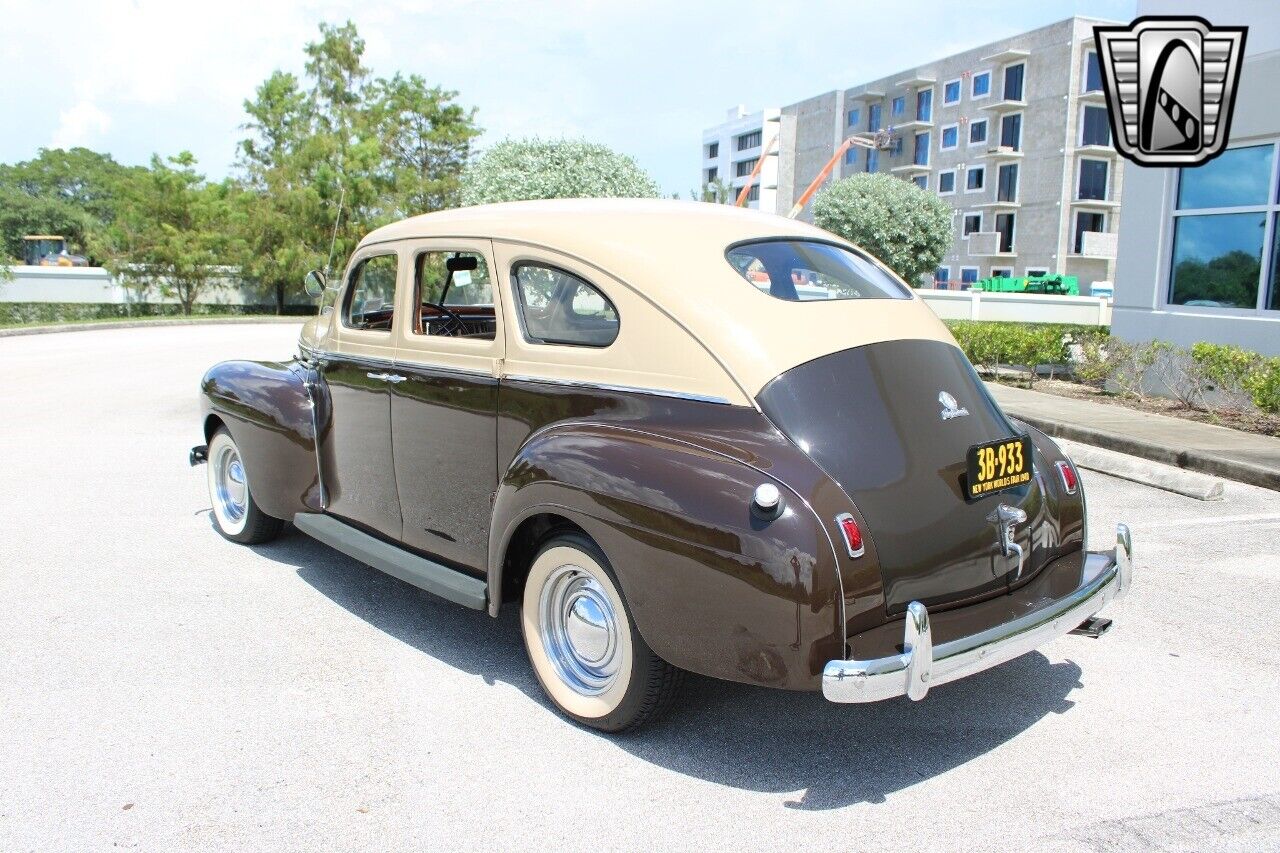 Plymouth-P10-Deluxe-Berline-1940-5