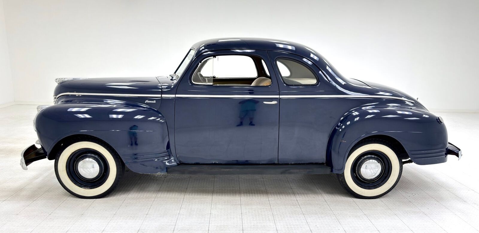 Plymouth-P11-Coupe-1941-Blue-Tan-79886-1