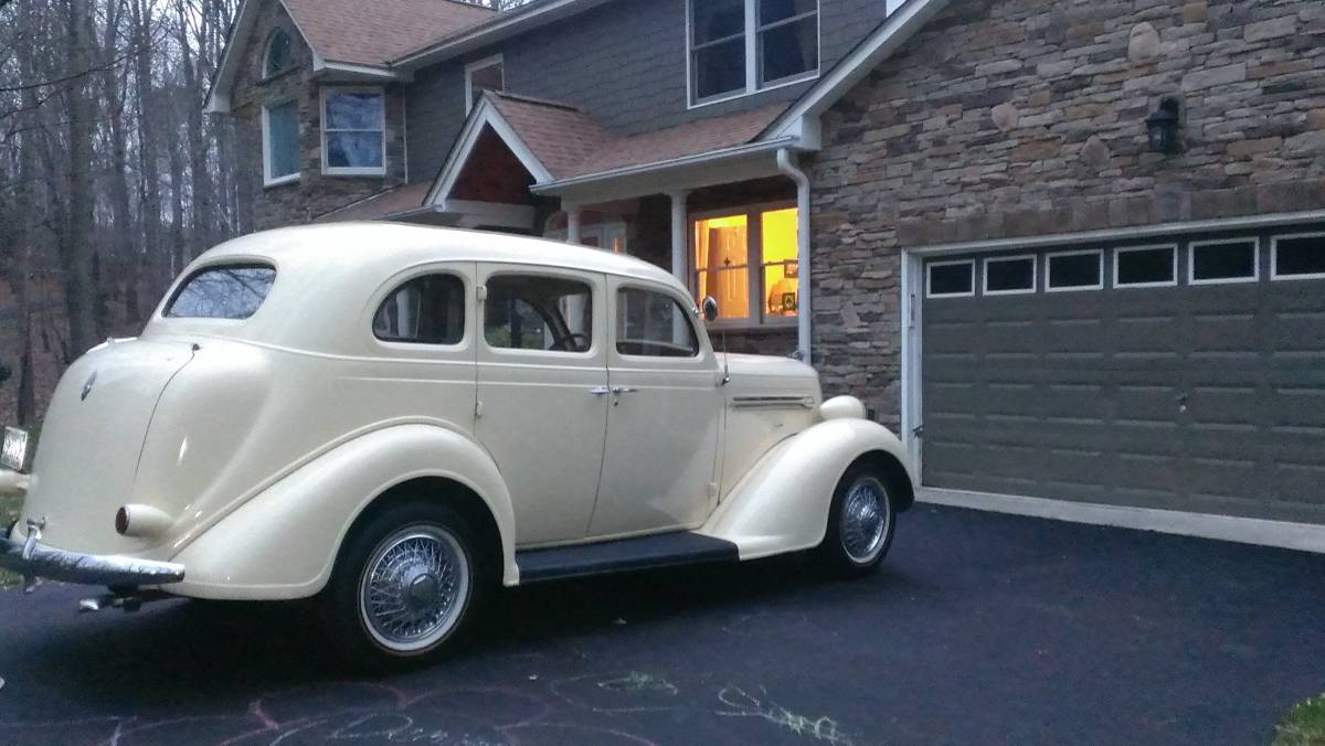 Plymouth-P6-sedan-1936-1