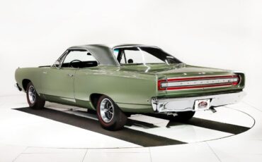 Plymouth-Road-Runner-1968-Green-Green-92241-5