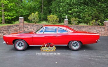 Plymouth-Road-Runner-1968-Red-Black-1152-2