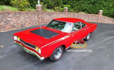 Plymouth-Road-Runner-1968-Red-Black-1152-7