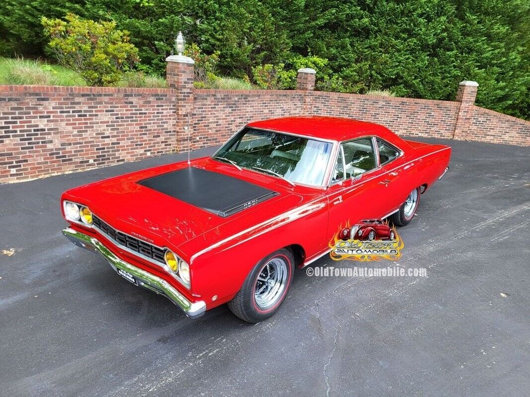 Plymouth-Road-Runner-1968-Red-Black-1152-7