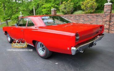 Plymouth-Road-Runner-1968-Red-Black-1152-9