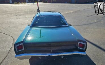 Plymouth-Road-Runner-1969-Green-Black-90-5