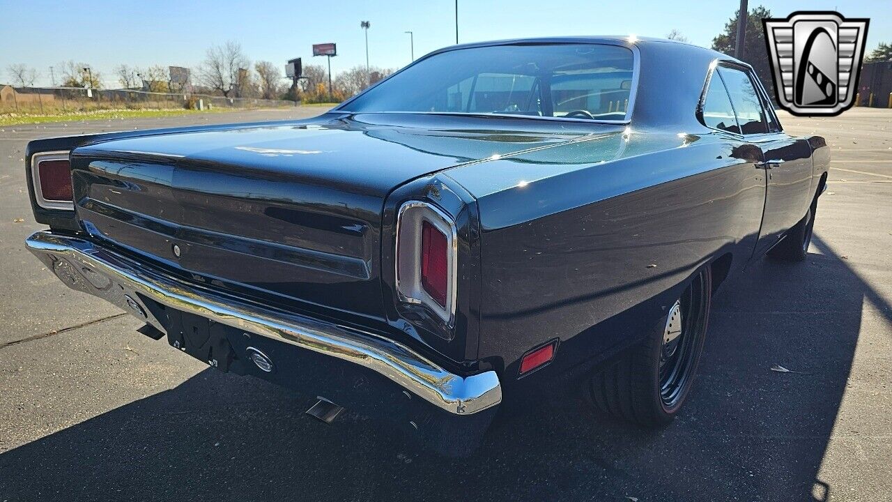 Plymouth-Road-Runner-1969-Green-Black-90-6