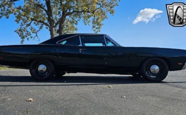 Plymouth-Road-Runner-1969-Green-Black-90-7