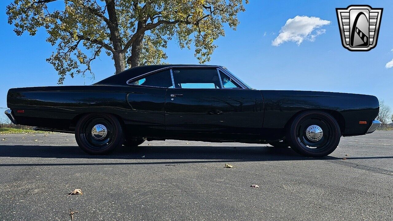 Plymouth-Road-Runner-1969-Green-Black-90-7