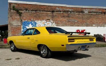 Plymouth-Road-Runner-1970-2