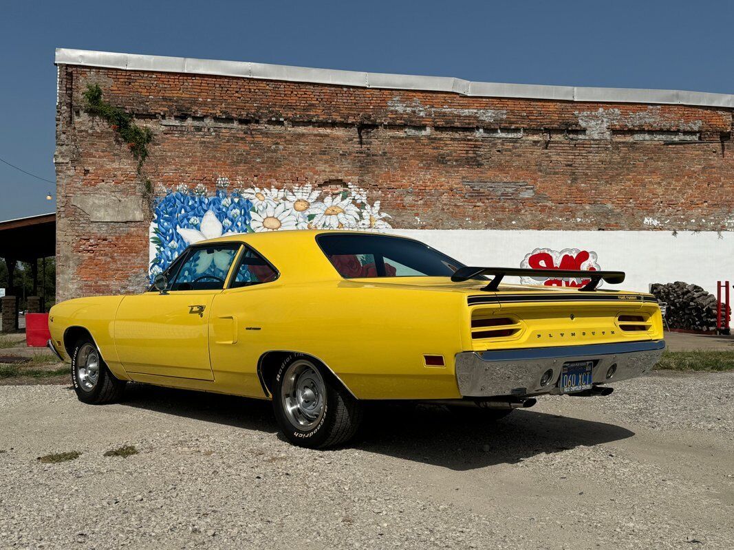 Plymouth-Road-Runner-1970-2