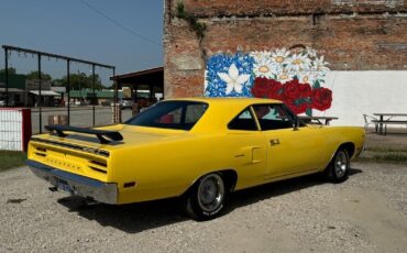 Plymouth-Road-Runner-1970-3