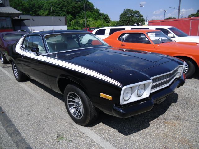 Plymouth Road Runner  year1}