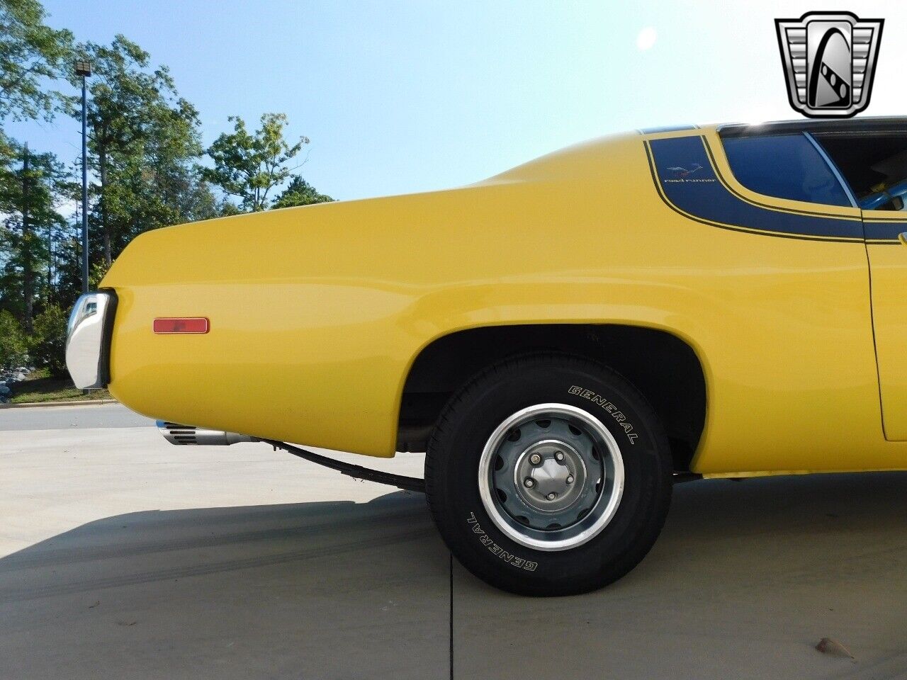 Plymouth-Road-Runner-Coupe-1973-Yellow-Black-92656-11