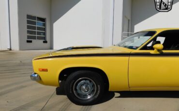 Plymouth-Road-Runner-Coupe-1973-Yellow-Black-92656-5