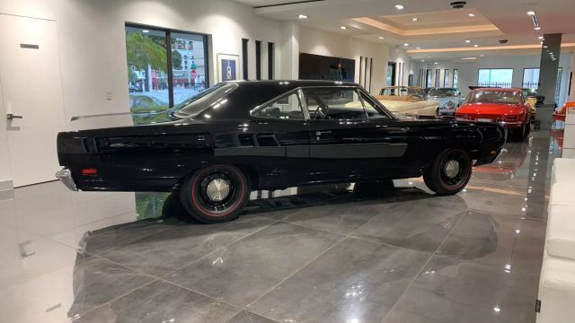 Plymouth-Road-Runner-Coupe-426-Hemi-Coupe-1969-Black-Black-27745-4