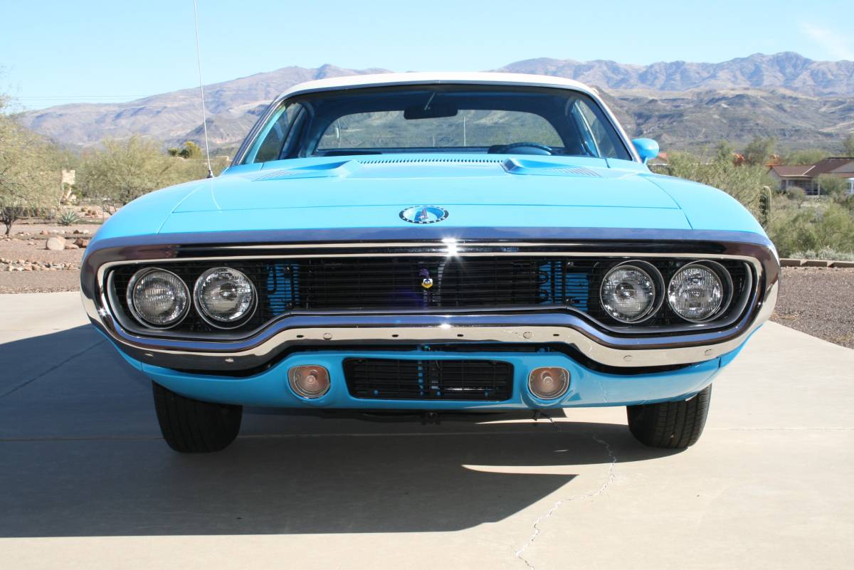 Plymouth-Road-runner-1971-blue-566-2