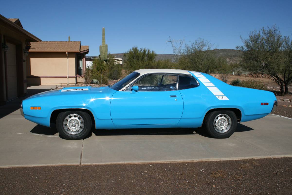 Plymouth-Road-runner-1971-blue-566