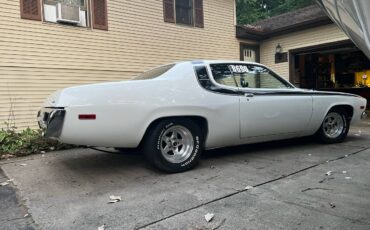 Plymouth-Roadrunner-1974-white-14-3