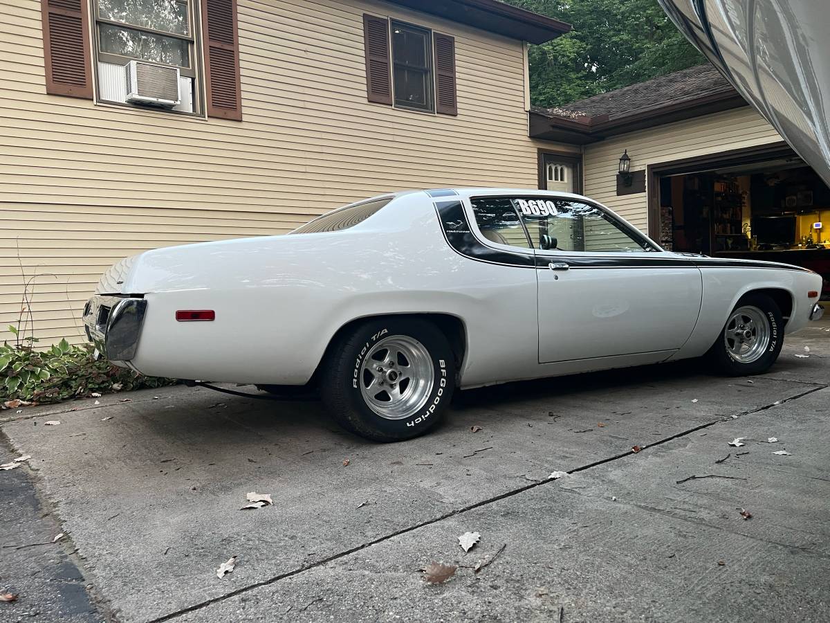 Plymouth-Roadrunner-1974-white-14-3